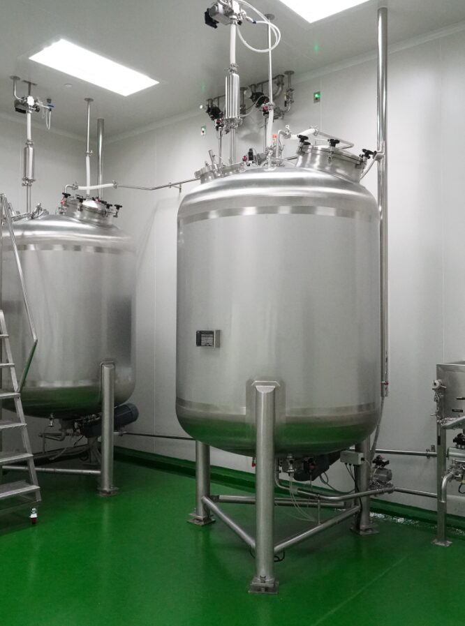 Stainless steel mixing vessels for home care liquid production