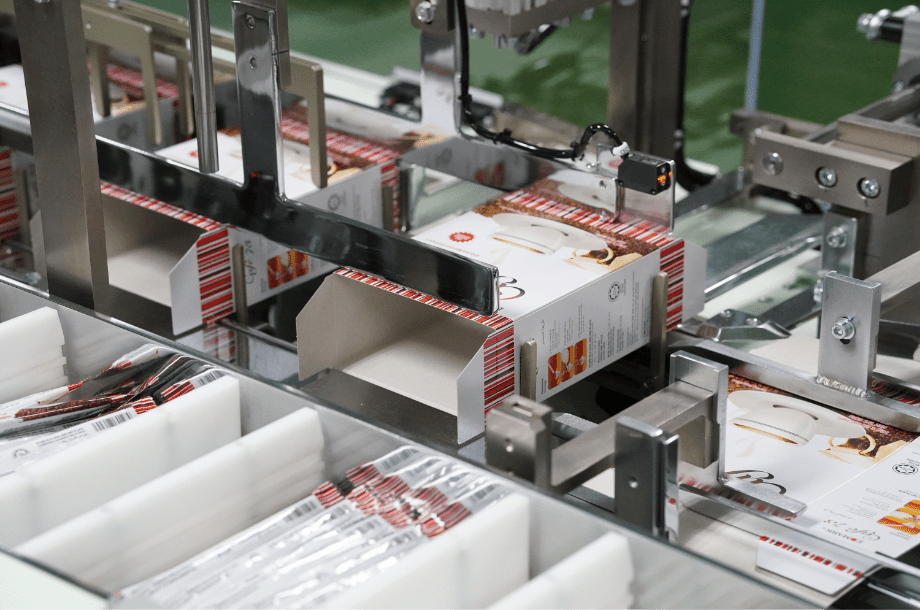 Blister and sachet packing machine running printed foil in B Block