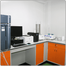 Chromatography and analytical instruments in the laboratory block
