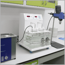 Ultrasonic bath and sample preparation equipment in the R&D laboratory