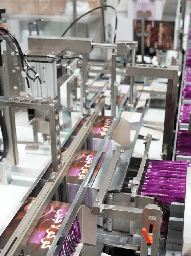 Multi-lane machine producing filled drink sachets