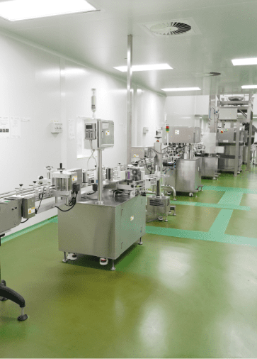 Supplement filling and packing machinery in the cleanroom