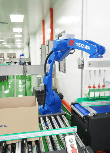 Robotic palletizing arm stacking packed cartons