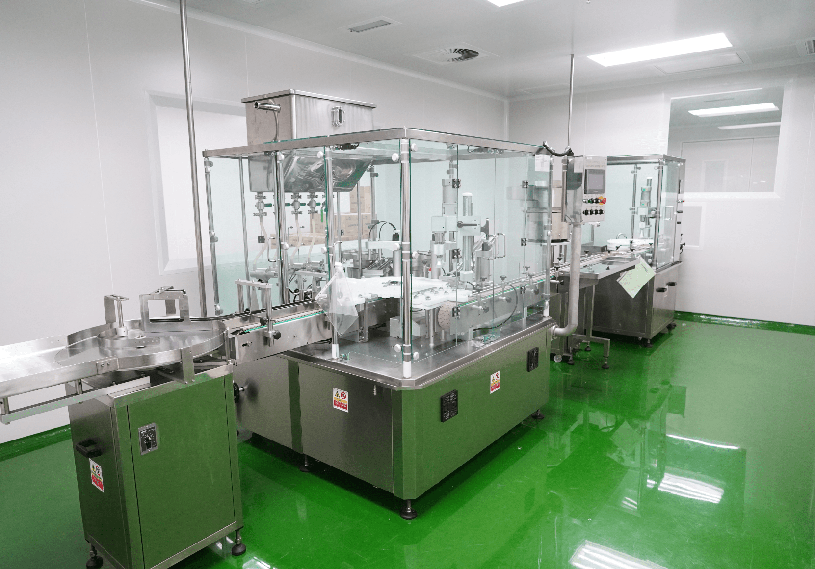 Automated filling and sealing machine on the personal care production line