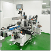 Labelling machine on the personal care packing line