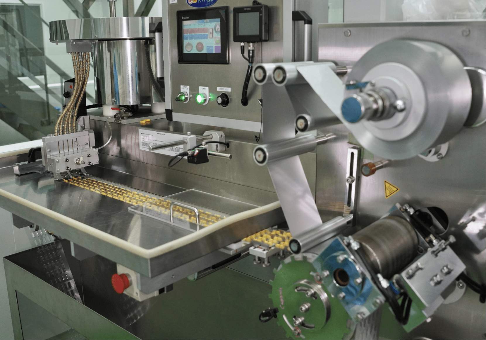 Softgel capsules on the inspection tray of the encapsulation machine