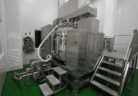 Stainless steel mixing tank and transfer hose for personal care formulations
