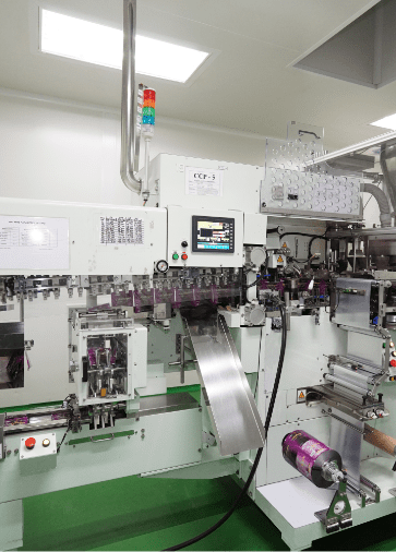 Automatic cartoning machine on the packaging line