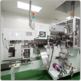 Automatic cartoning machine on the packaging line